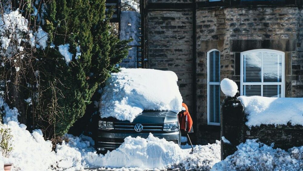are landlords responsible for snow removal